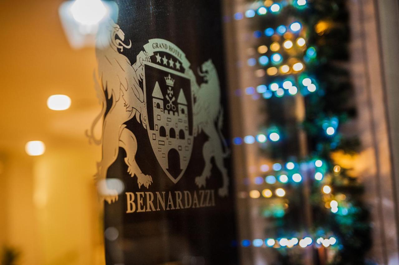 Bernardazzi Grand Hotel Chisinau Exterior foto