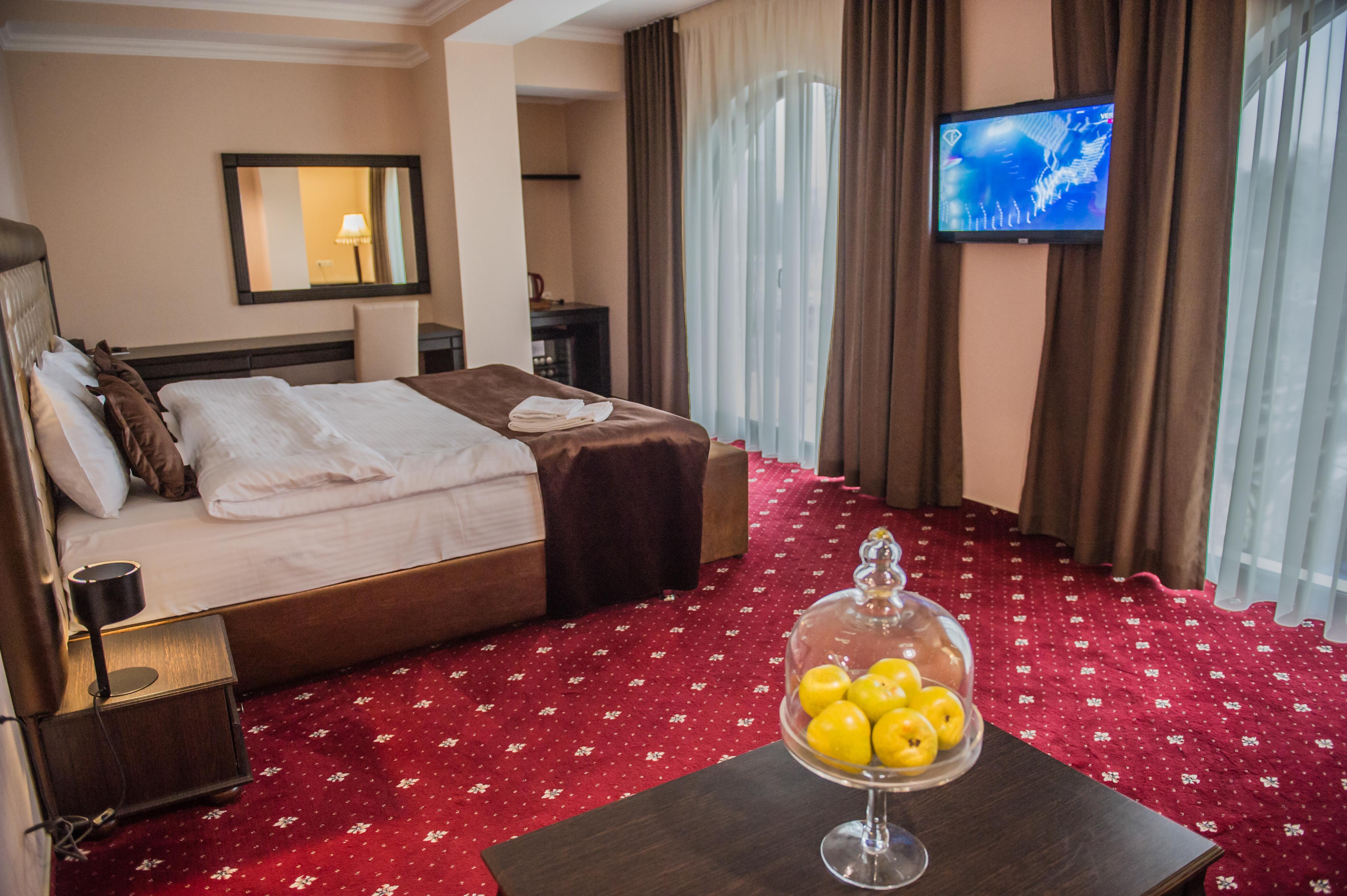 Bernardazzi Grand Hotel Chisinau Exterior foto
